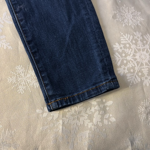32. Simple Society dark wash skinny jeans. No distressing. Lots of stretch - Picture 2 of 8
